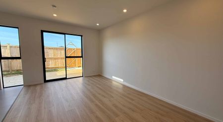 Easy Modern Living - Photo 2