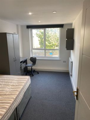 Straits Parade, Bristol, BS16 2LE - Photo 1