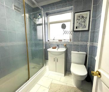 3 bedroom end of terrace house to rent - Photo 4