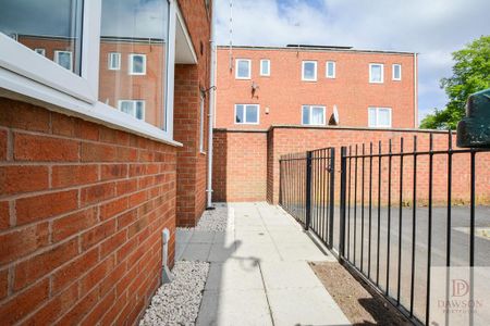 2 bedroom semi-detached house to rent - Photo 4