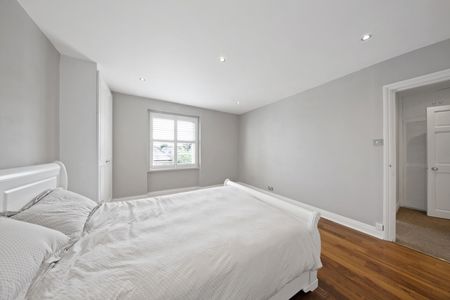 3 Bed Flat, Camden Road, N7 - Photo 2