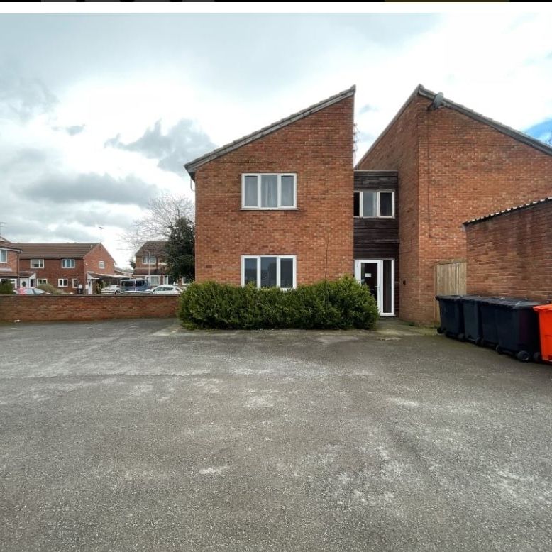 Studio Flat, Barnsdale Road, LE4 - Photo 1