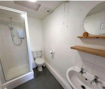 1 Bedroom Terraced To Let - Photo 2