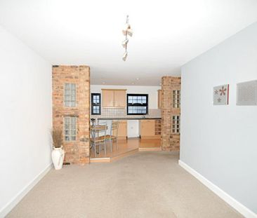 2 bedroom flat to rent - Photo 2