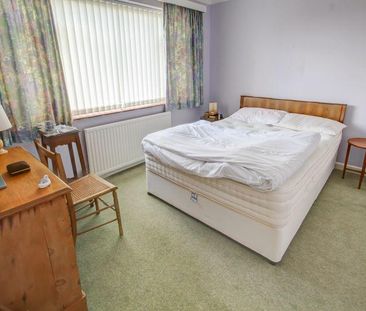 3 bedroom semi-detached house to rent - Photo 4