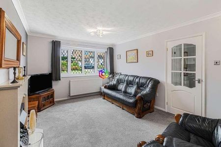 Cleeve Hill Gardens, Waterthorpe, S20 - Photo 4