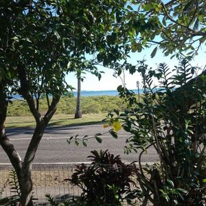Family Home Ocean Front - Photo 2