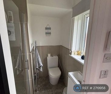 4 bedroom detached house to rent - Photo 5