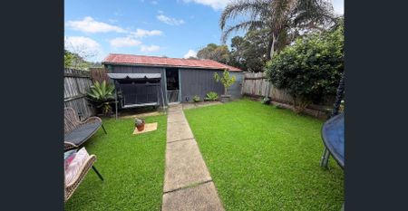 Charming 2-Bedroom Home with Private Garden in the Heart of Haberfield - Photo 4