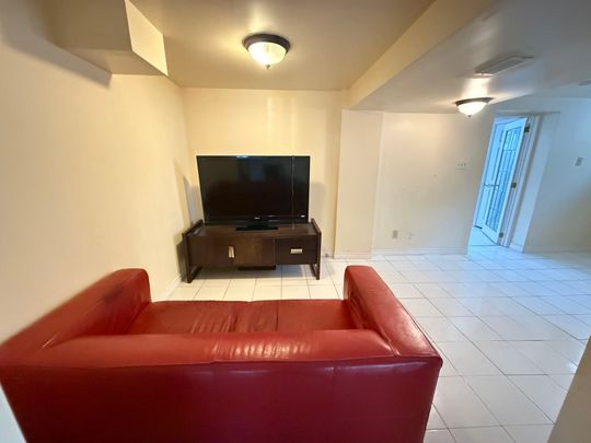 For Lease - 157 Sussex Avenue, Richmond Hill, Ontario - Photo 1