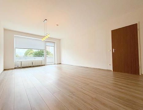 HELLE 2-ZIMMERWOHNUNG MIT BALKON IN ST. TÖNIS ZU MIETEN! - Photo 1