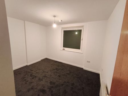 2 Bed Flat, Regal House, IG2 - Photo 3