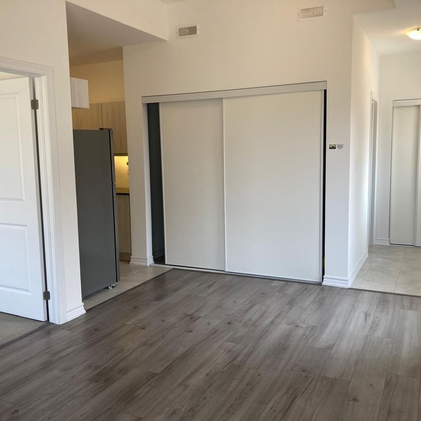 For Lease - 31 Pumpkin Corner Crescent, Barrie, Ontario - Photo 1