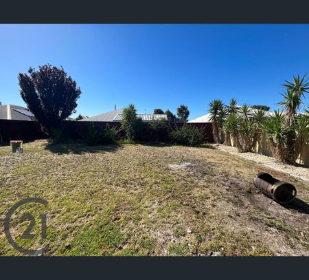 69 Glenfield Drive, Australind, WA 6233 - Photo 4