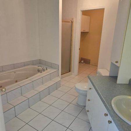4 et 1/2 à louer (Style Condo) - Rue de la Prairie - Saint-Jean-Chrysostome (Lévis) - Photo 4