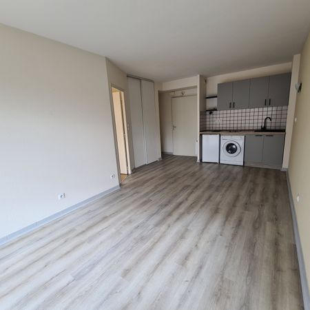 Location Appartement 2 pièces 35m² BRIVE LA GAILLARDE 19100 - Photo 3