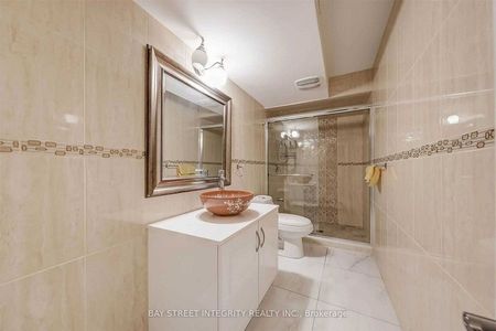 For Lease - 2 Lonsdale Court, Markham, Ontario - Photo 2