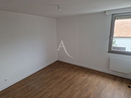 Location Appartement 3 pièces 81m² - Photo 3