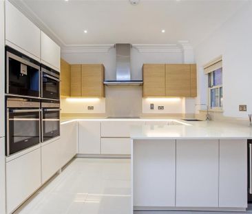 4 bedroom townhouse to rent - Photo 2