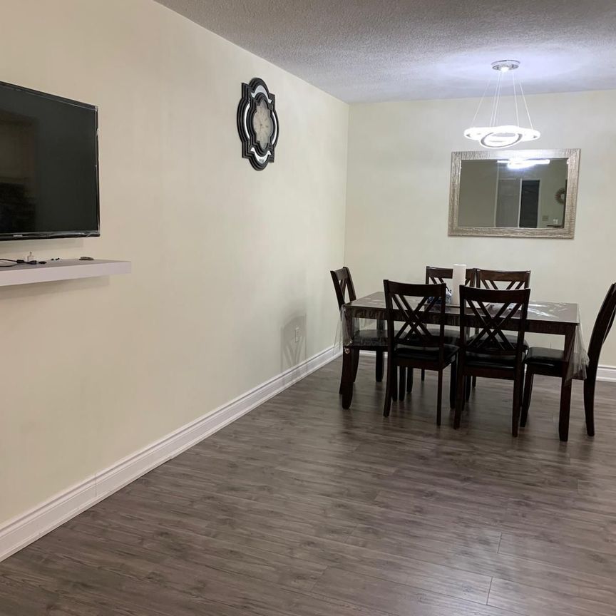 For Lease - 5 Lisa Street Unit# 912, Brampton, Ontario - Photo 1