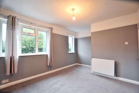 Chapel Lane, Hillingdon, UB8 - Photo 5