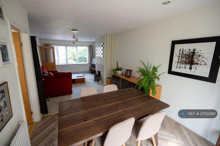 3 bedroom terraced house to rent - Photo 2