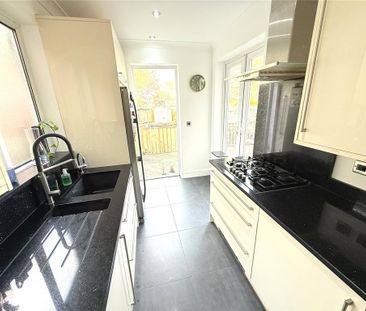 4 bedroom semi-detached house to rent - Photo 6