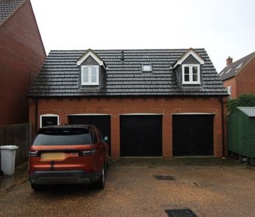 Desborough, Kettering, Northants, NN14 - Photo 3