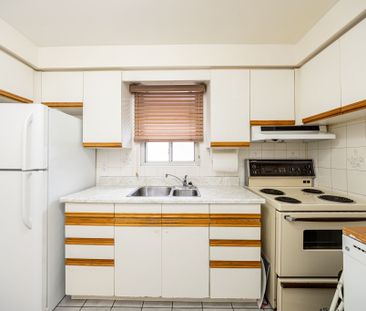 For Lease - 401 Ridelle Avenue, Toronto, Ontario - Photo 2