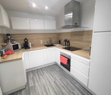 Location Appartement 3 pièces 77m² - Photo 4