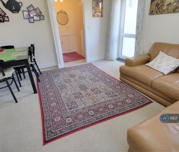 3 bedroom semi-detached house to rent - Photo 1