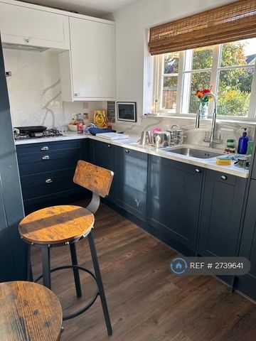 1 bedroom in a house share to rent - Photo 5
