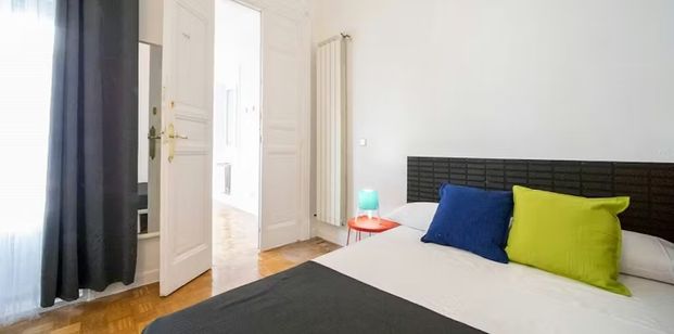 Calle de Fuencarral, Madrid, Community of Madrid 28004 - Photo 1