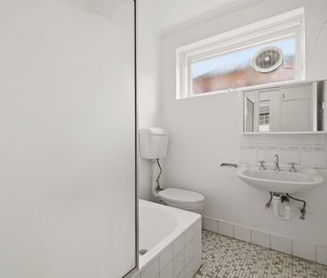 Refurnished Ground Floor Apartment - Photo 5