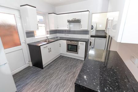 4 bedroom house share to rent - Photo 4