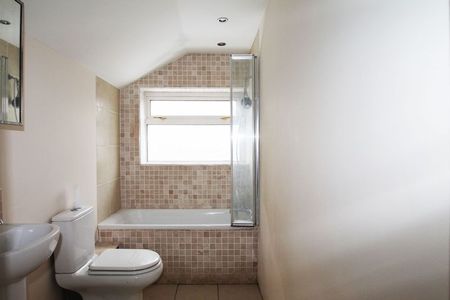 Layfield Road, Gillingham - Photo 5