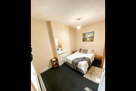 Room in a Shared House, Paget Road, IG1 - Photo 2