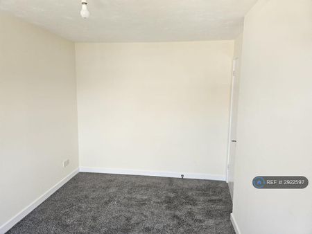 3 bedroom end of terrace house to rent - Photo 5