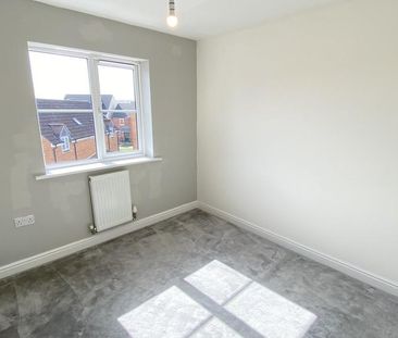 3 bedroom end of terrace house to rent - Photo 3