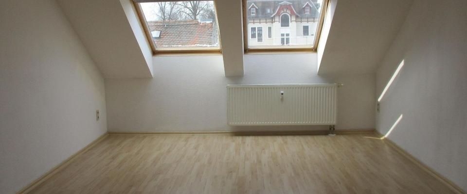 Gemütliche 2-Raum-Dachgeschosswohnung in Meerane - Photo 1