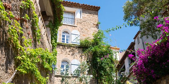 Maison de caractère au cœur du village - Photo 3