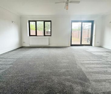 Harlow Road, Rainham, RM13 - Photo 1