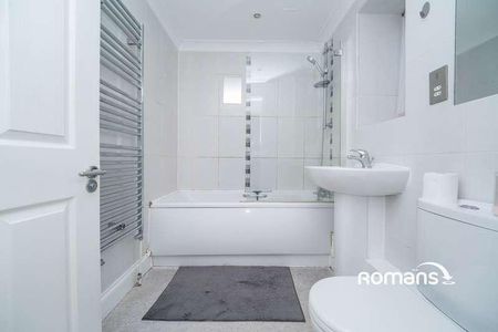 Colham House, Colham Avenue, Yiewsley, UB7 - Photo 2