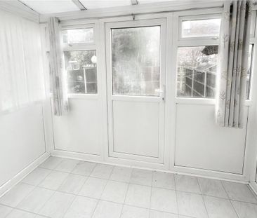 2 bedroom semi-detached house to rent - Photo 4