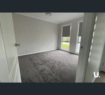 10 Bowral Crescent, Tullimbar, NSW 2527 - Photo 4
