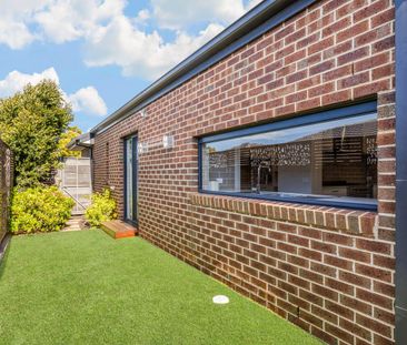 Exceptional Family Comfort in the Rosenthal Estate - Photo 4