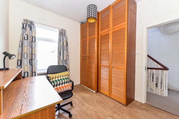 69 Haypark Avenue, Belfast, BT7 3FE - Photo 1