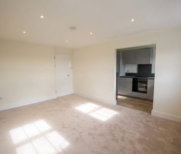 Burlington Road, - Photo 2