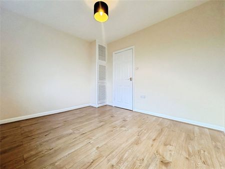 Wellington Avenue, Hounslow, TW3 3SY - Photo 5