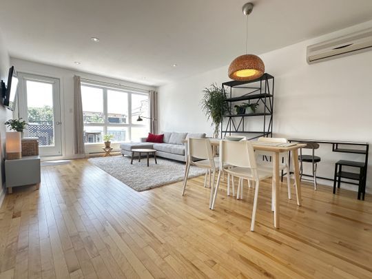 Joli logement 3 chambres offert en location complètement meublé - Photo 1